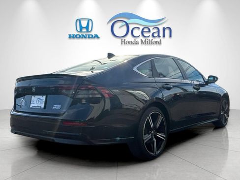 Used 2023 Honda Accord Sport image 3