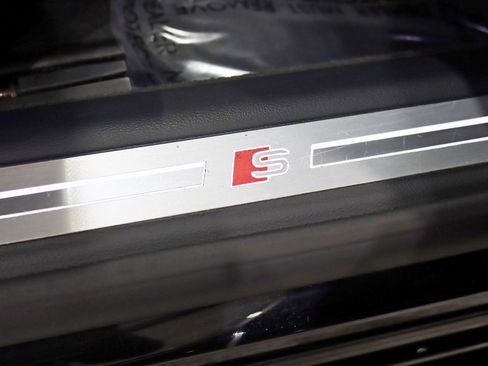 Used 2022 Audi S8 w/ S8 Comfort Plus Package image 14