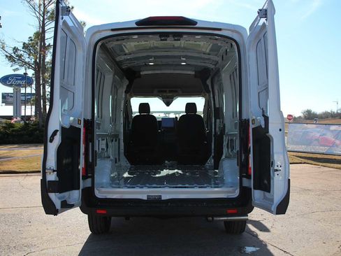 New 2024 Ford Transit 250 148 Medium Roof image 9