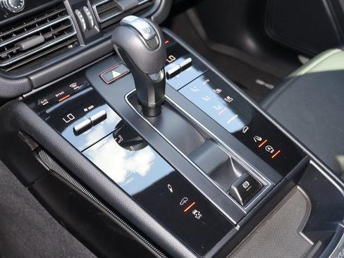 Certified 2024 Porsche Macan S AWD/4WD image 21