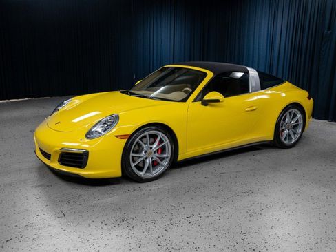 Used 2017 Porsche 911 Targa 4S image 2