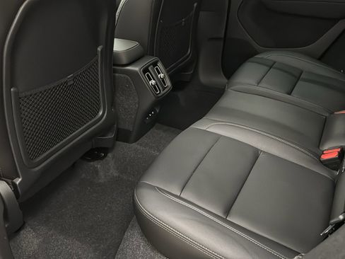 New 2026 Volvo XC40 B5 Ultra w/ Protection Package Premier image 27