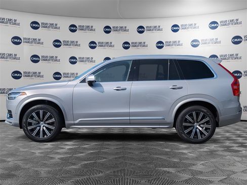 Used 2025 Volvo XC90 B6 Plus image 2