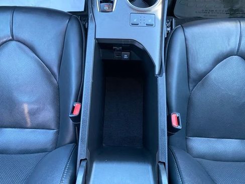 Used 2021 Toyota Camry XLE w/ Cold Weather Package image 41