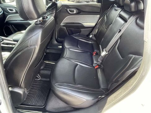 Used 2024 Jeep Compass Latitude image 14