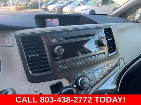 Used 2014 Toyota Sienna LE FWD image 21