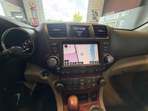 Used 2009 Toyota Highlander Limited AWD/4WD image 21