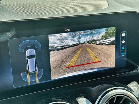 Used 2025 Mercedes-Benz GLB 250 image 27