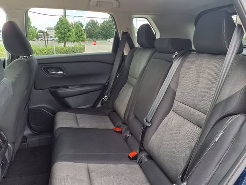 Used 2025 Nissan Rogue SV FWD image 19