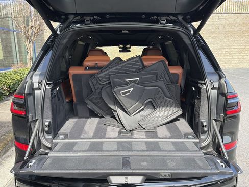 Used 2024 BMW X7 xDrive40i w/ Executive Package image 19