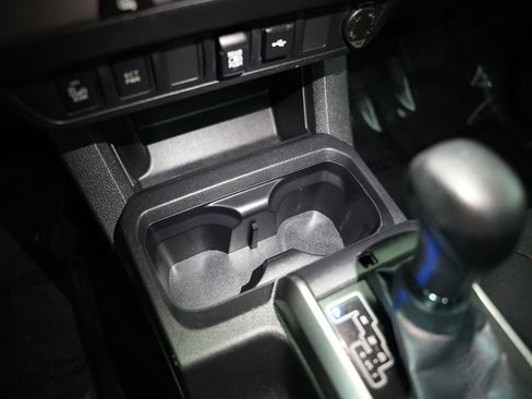 Used 2022 Toyota Tacoma SR5 w/ Technology Package RWD image 26