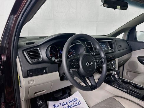 Used 2020 Kia Sedona LX FWD image 9