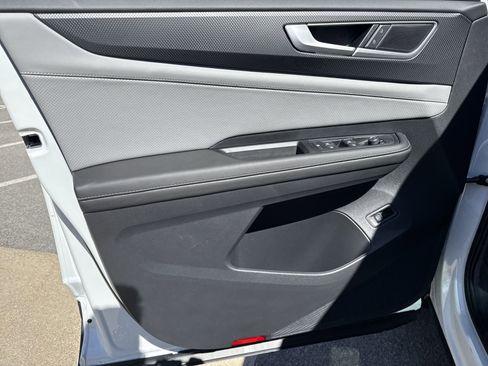 New 2026 Volkswagen Atlas Cross Sport SEL image 22