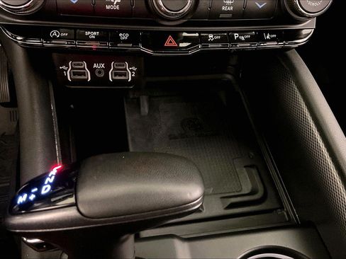 Used 2023 Dodge Durango GT AWD/4WD image 33