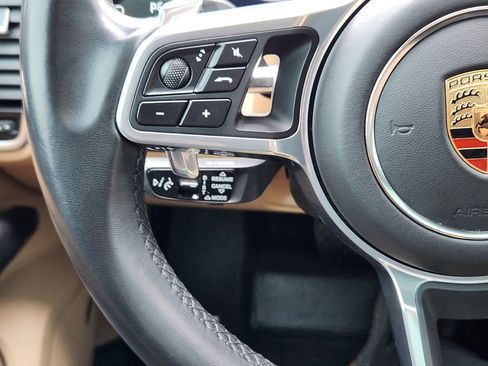 Used 2023 Porsche Cayenne Platinum Edition image 25