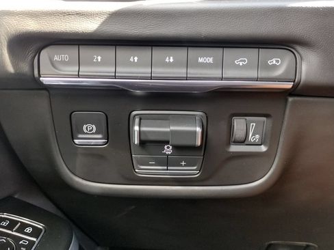 Used 2026 Cadillac Escalade Platinum Sport AWD/4WD image 31