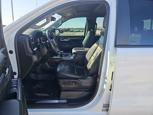 Used 2022 Chevrolet Silverado 1500 RST w/ Convenience Package II AWD/4WD image 18