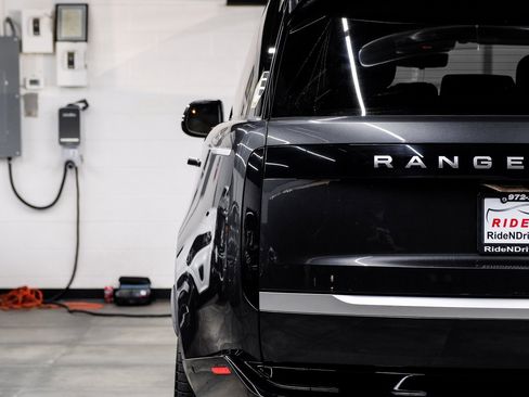 Used 2023 Land Rover Range Rover Autobiography image 55