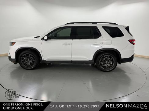Used 2023 Honda Pilot Touring image 9