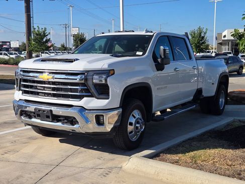 Used 2024 Chevrolet Silverado 3500 LTZ w/ LTZ Convenience Package AWD/4WD image 3