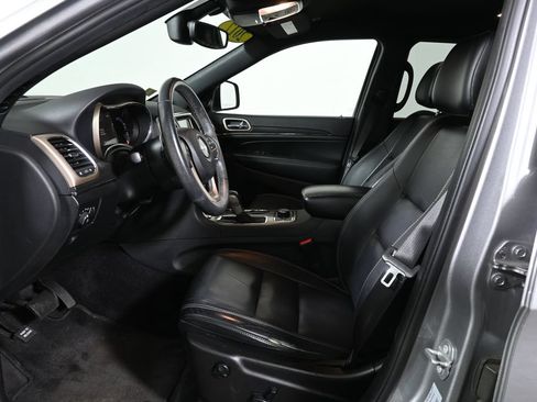 Used 2017 Jeep Grand Cherokee Limited AWD/4WD image 3