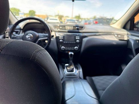 Used 2018 Nissan Rogue Sport SV w/ SV All-Weather Package AWD/4WD image 11