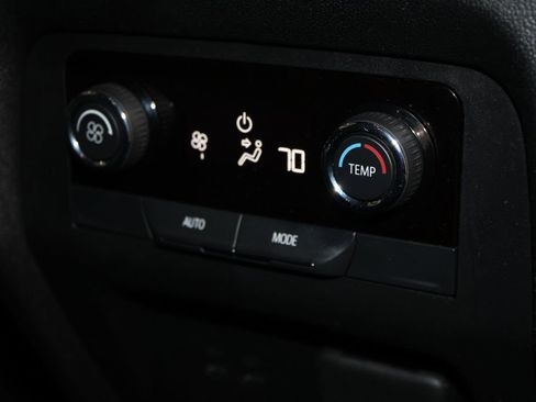 Used 2024 Chevrolet Traverse LT image 34