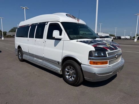 Used 2011 Chevrolet Express 3500 LT w/ LT Preferred Equipment Group RWD image 3