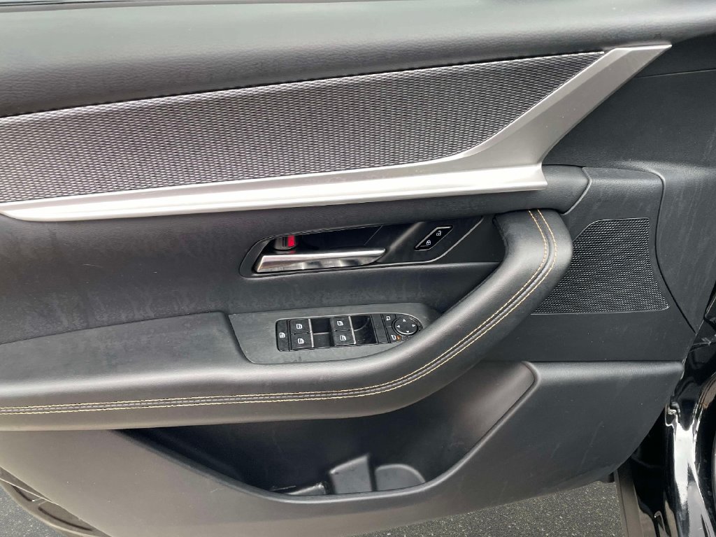Used 2025 MAZDA CX-90 Plug-In Hybrid w/ Preferred AWD/4WD image 19