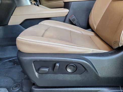 Used 2021 Chevrolet Tahoe Premier w/ Premium Package AWD/4WD image 21