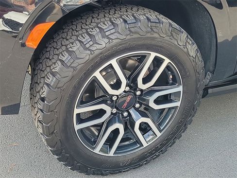 Used 2023 GMC Yukon AT4 image 26