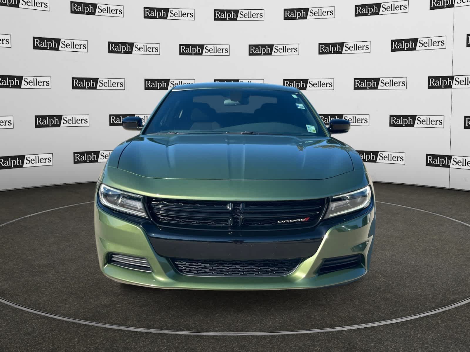 Used 2020 Dodge Charger SXT w/ Blacktop Package RWD image 5