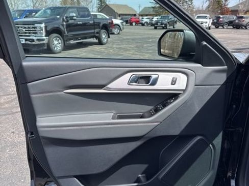 New 2026 Ford Explorer Active w/ Active Comfort Package AWD/4WD image 16