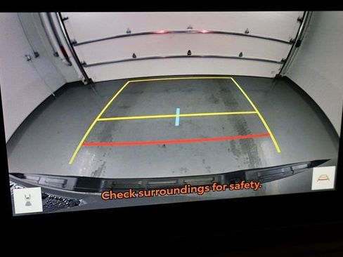 Certified 2025 Toyota Tacoma SR5 image 23