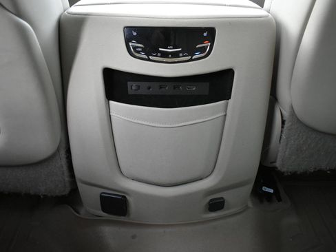 Used 2020 Cadillac Escalade ESV Premium Luxury image 38