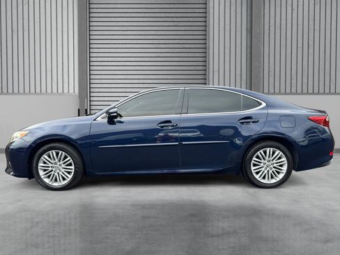 Used 2014 Lexus ES 350 w/ Luxury Package FWD image 32