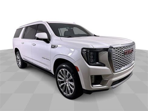 Used 2022 GMC Yukon XL Denali w/ Max Trailering Package image 2