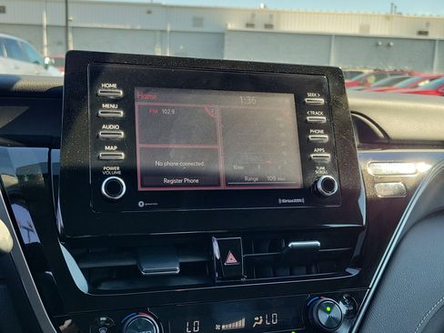 Used 2024 Toyota Camry SE image 26