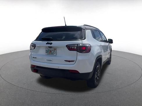 Used 2025 Jeep Compass Trailhawk AWD/4WD image 14