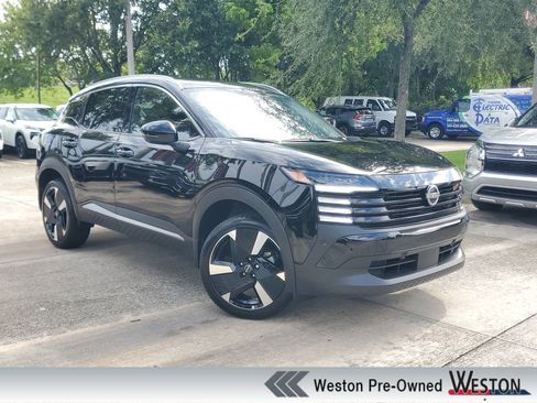 Used 2025 Nissan Kicks SR FWD image 1