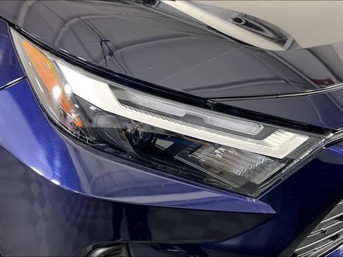 Used 2025 Toyota RAV4 XLE AWD/4WD image 36