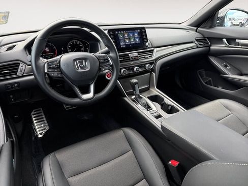 Used 2022 Honda Accord Sport image 2
