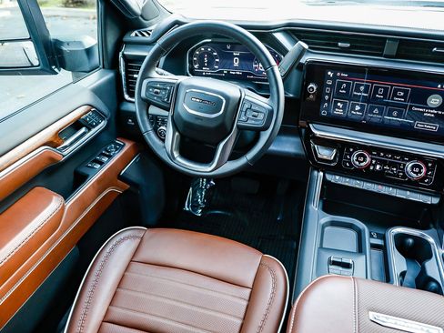 Used 2024 GMC Sierra 3500 Denali Ultimate image 14