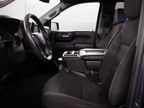 Used 2020 Chevrolet Silverado 1500 Custom w/ Custom Value Package image 17