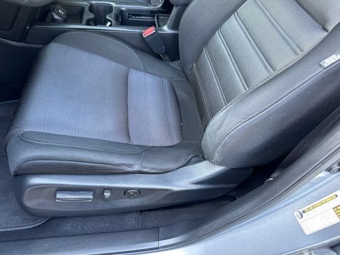 Used 2018 Honda CR-V EX image 16