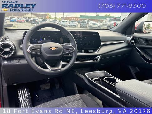 Used 2025 Chevrolet Equinox LT AWD/4WD image 14