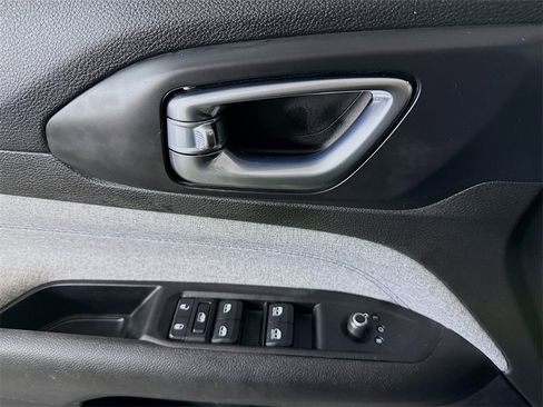 Used 2022 Jeep Compass Latitude w/ Sun and Sound Group image 24