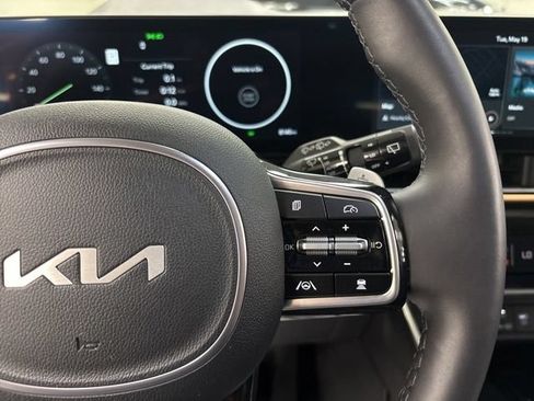 Used 2025 Kia Carnival SX Prestige FWD image 21