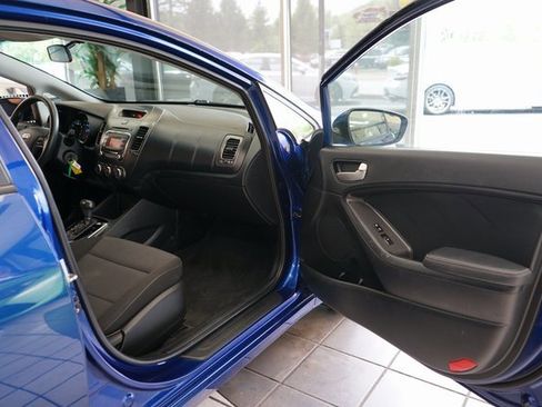 Used 2018 Kia Forte LX image 31