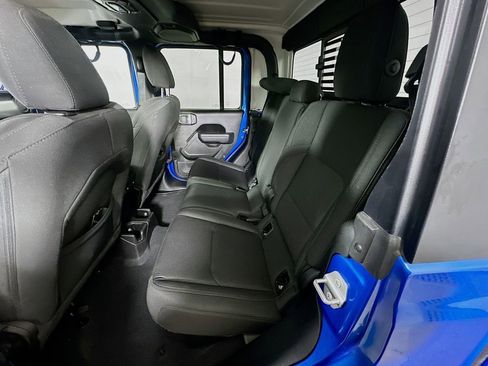 Used 2022 Jeep Gladiator Willys image 14